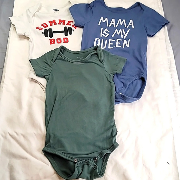 Bundle of 3 onesies, 18-24 months - Picture 1 of 2